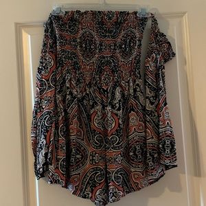 Strapless romper with off shoulder long sleeve. S